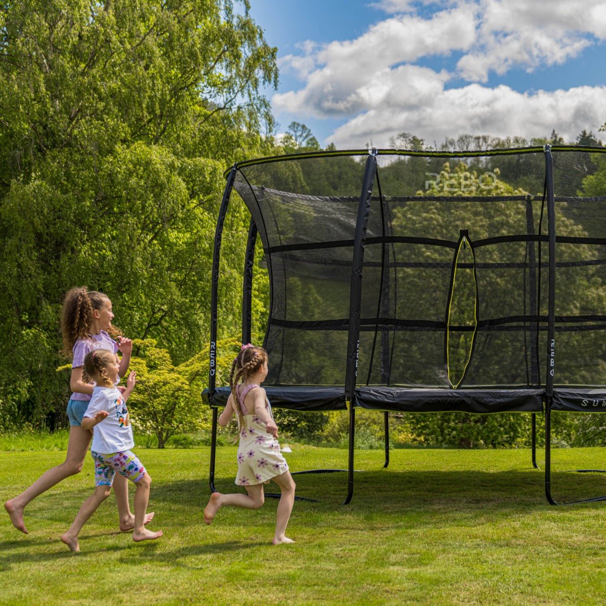 Rebo Summit Oval Trampoline and Safety Enclosure - Summit 1400