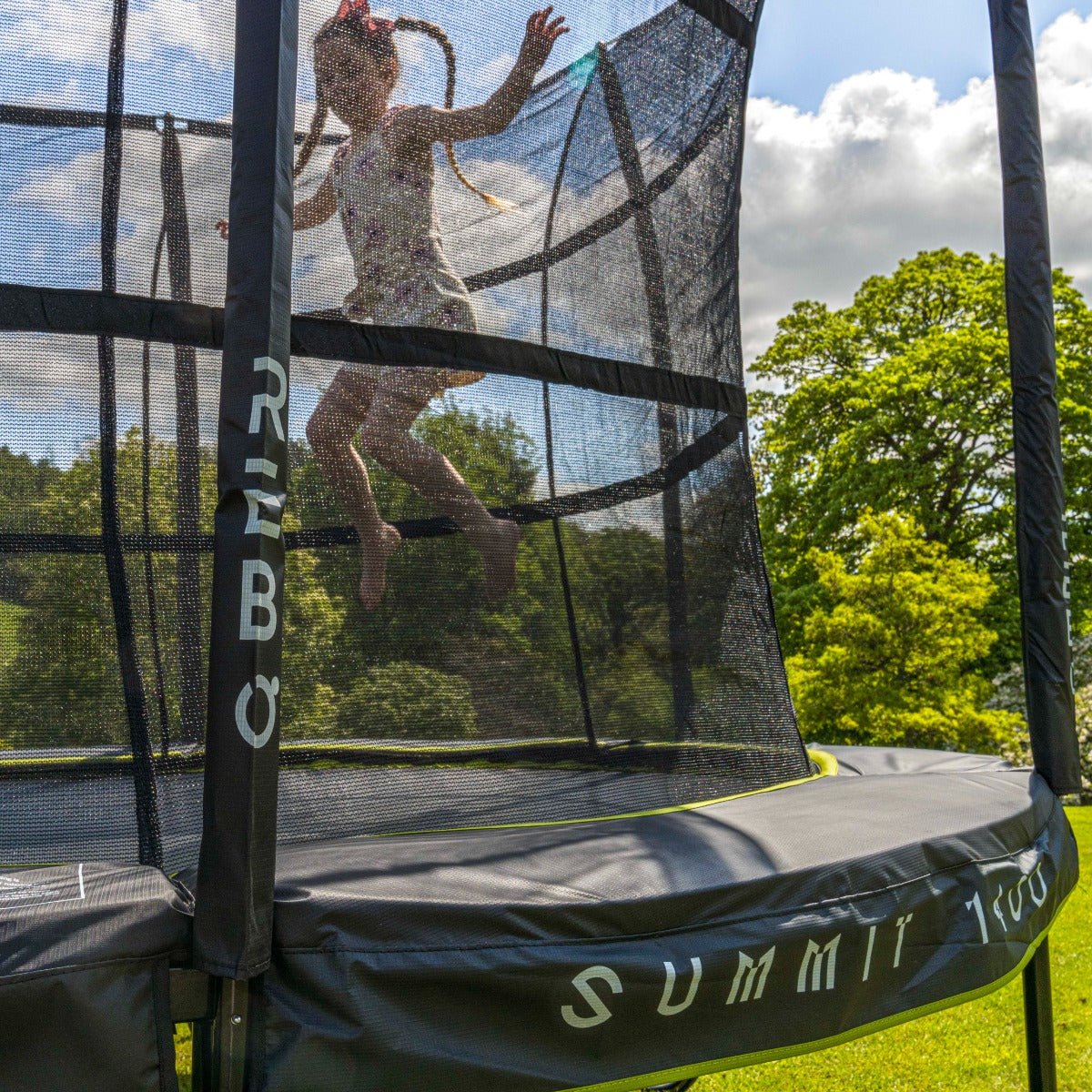 Rebo Summit Oval Trampoline and Safety Enclosure - Summit 1400